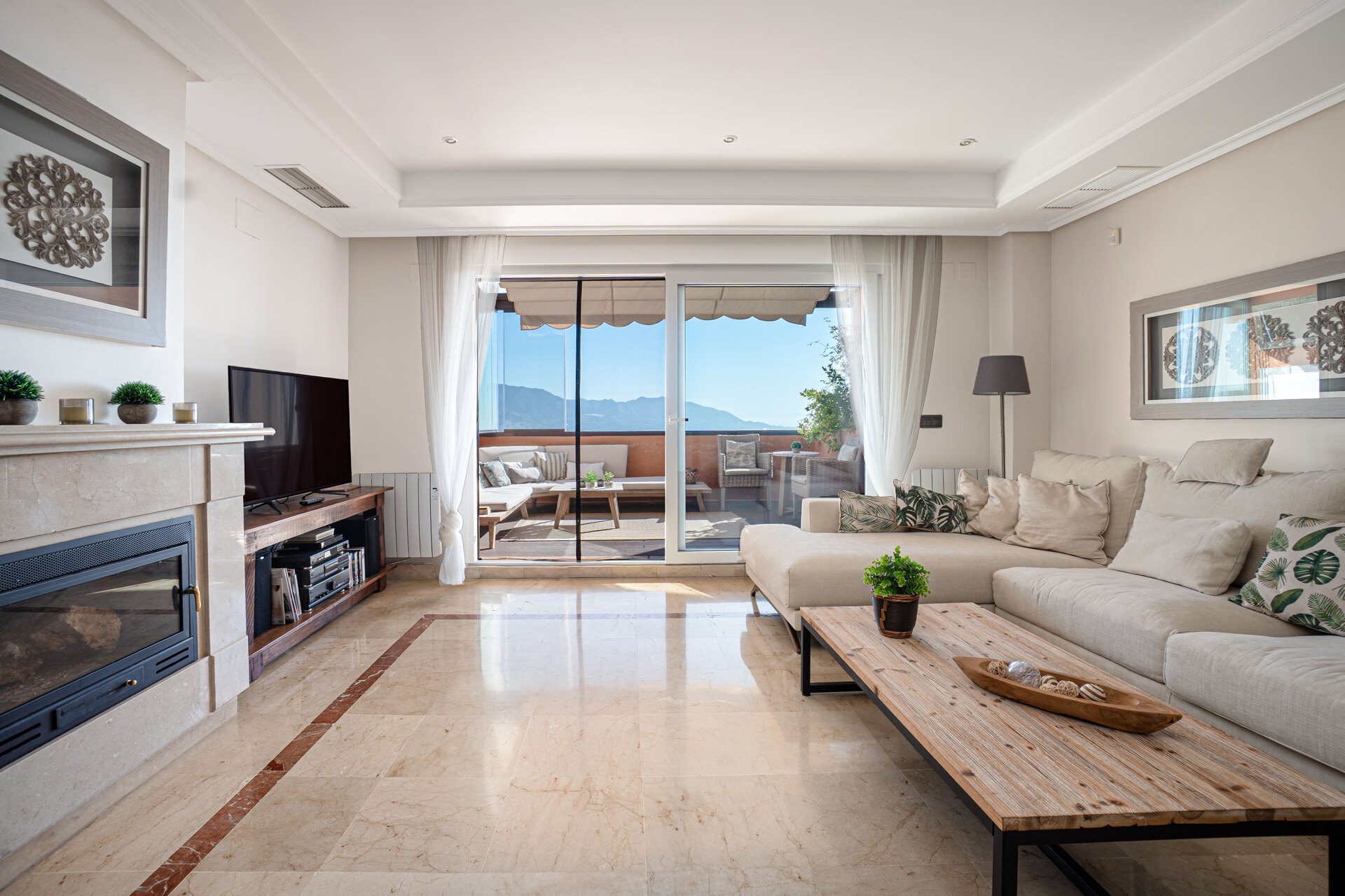 Dazzling 3 bedroom duplex penthouse with panoramic views sits within prestigious golf complex
