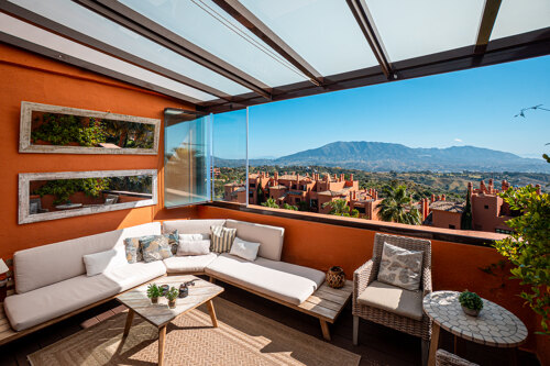 Dazzling 3 bedroom duplex penthouse with panoramic views sits within prestigious golf complex