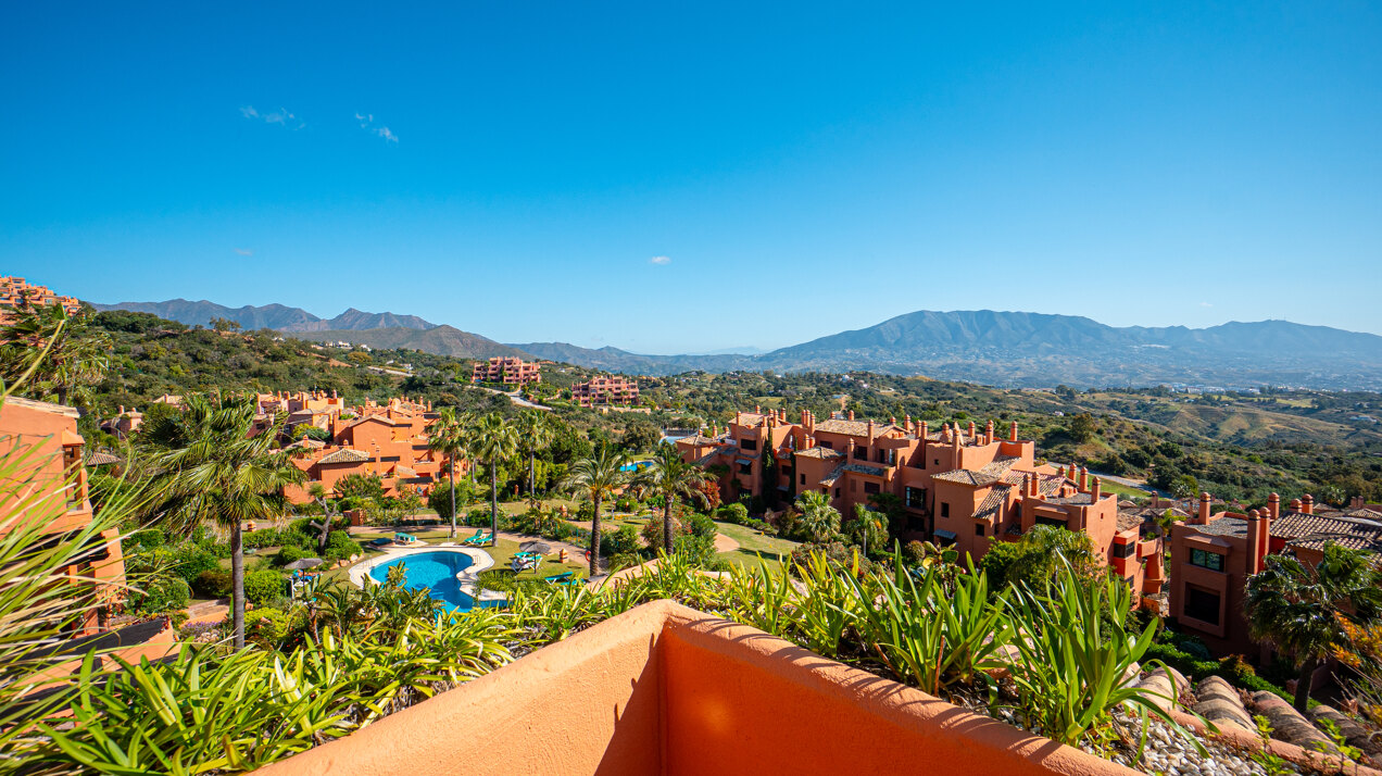 Dazzling 3 bedroom duplex penthouse with panoramic views sits within prestigious golf complex