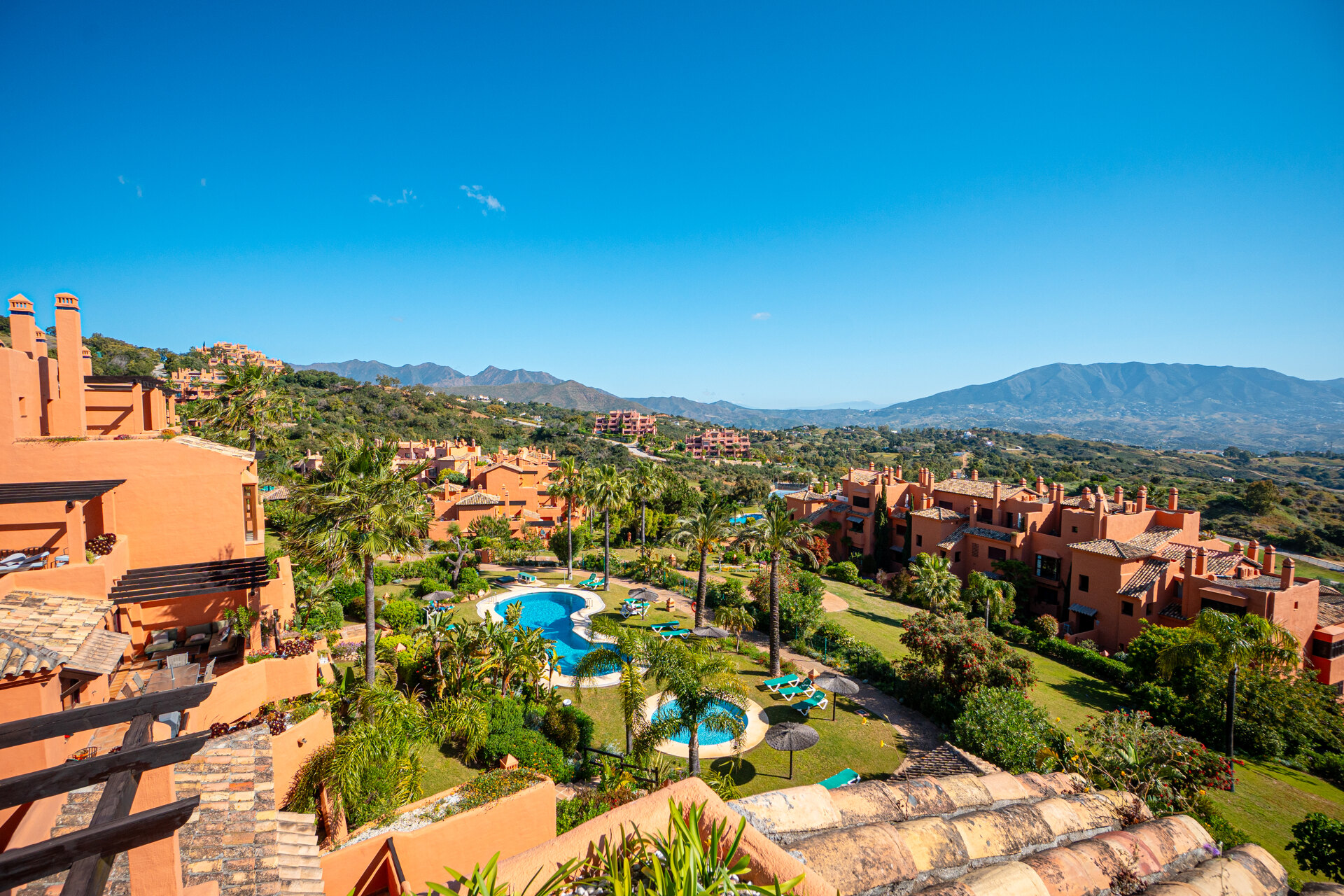Dazzling 3 bedroom duplex penthouse with panoramic views sits within prestigious golf complex