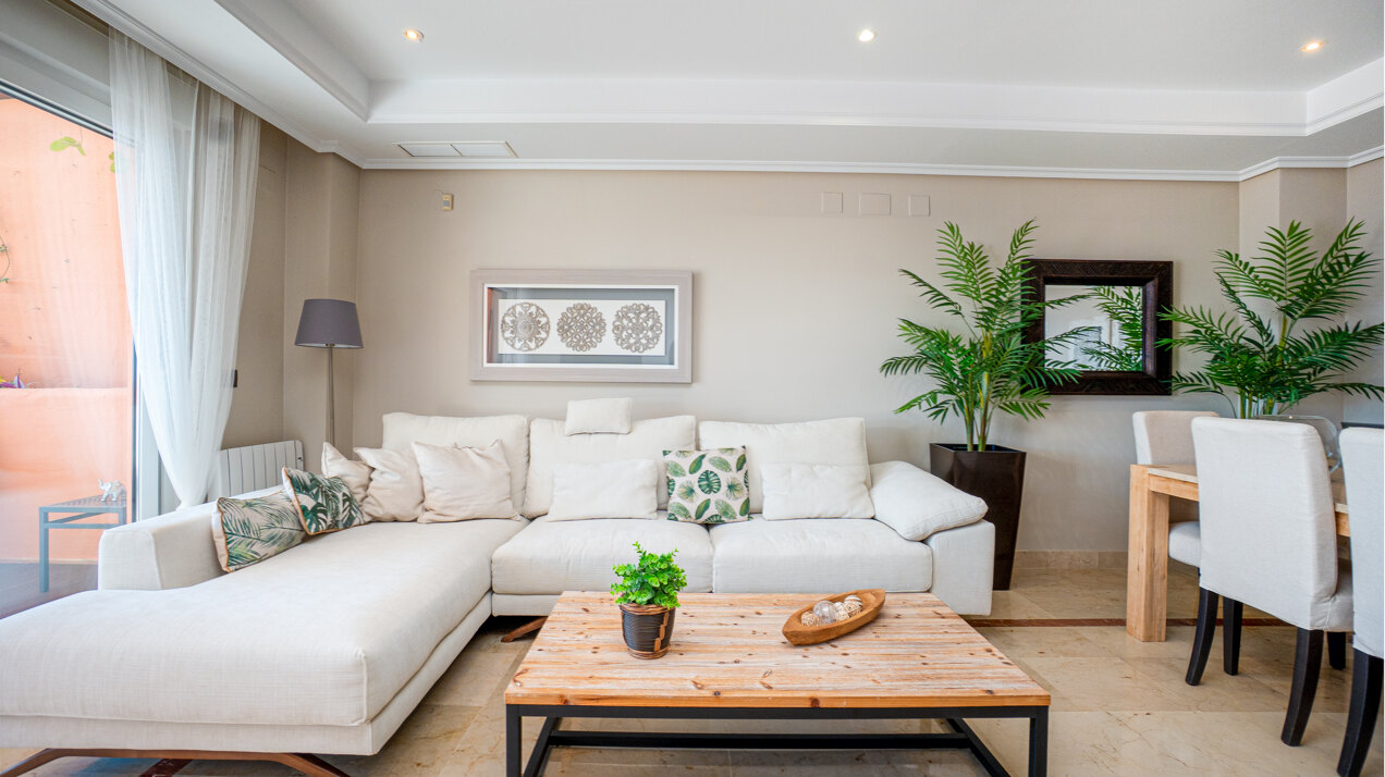 Dazzling 3 bedroom duplex penthouse with panoramic views sits within prestigious golf complex