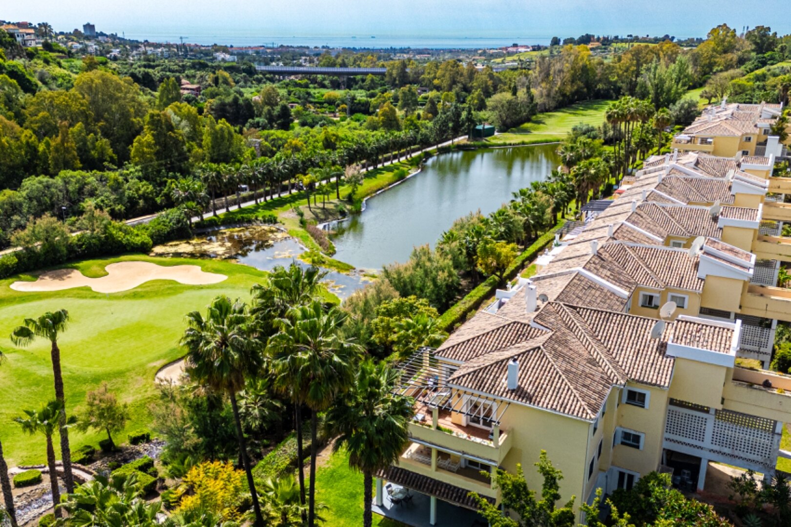 Stunning modern and luxurious apartment overlooks golf course and green valleys in Benahavis