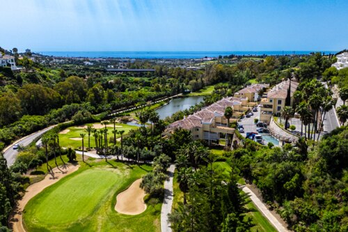 Stunning modern and luxurious apartment overlooks golf course and green valleys in Benahavis