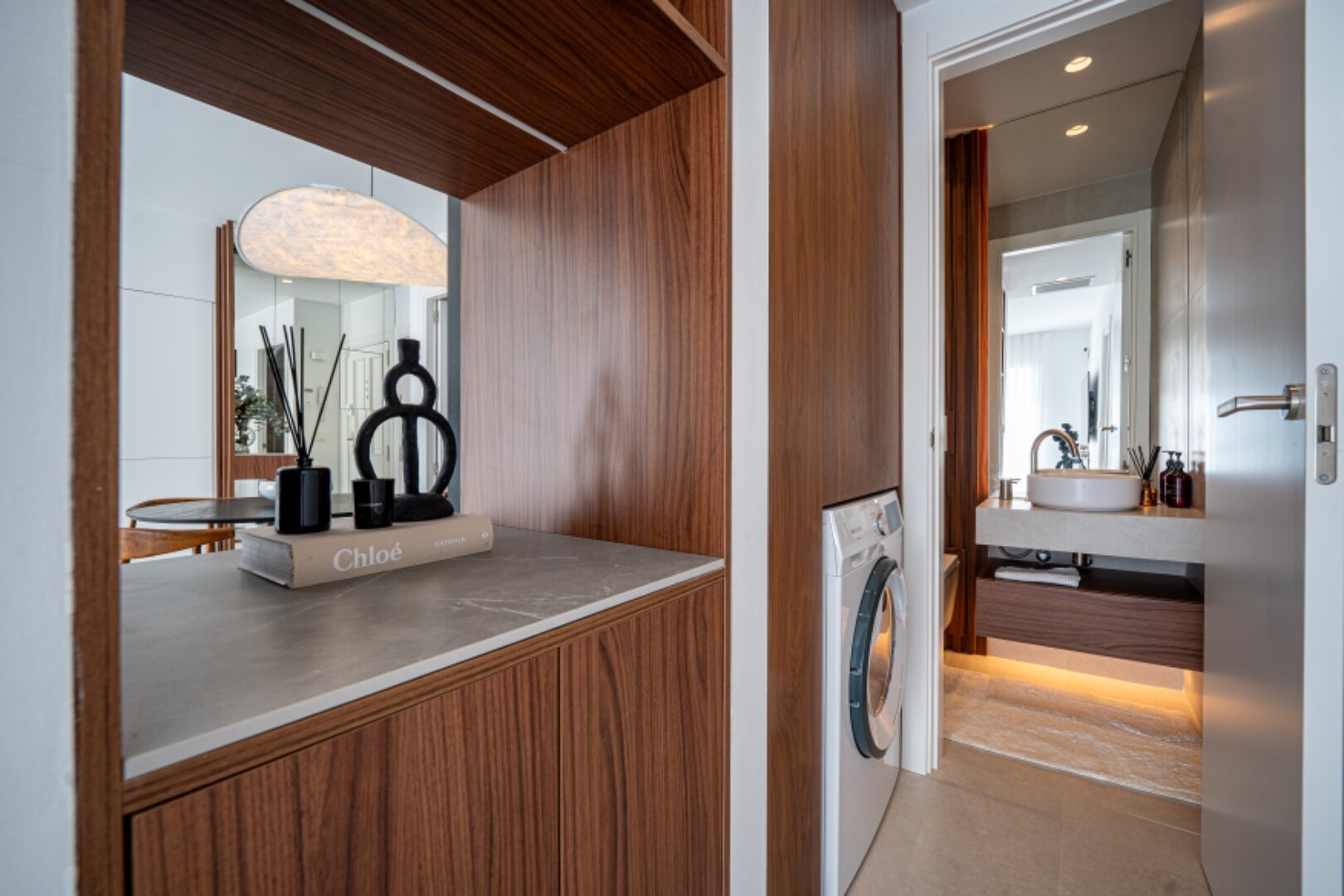 Stunning modern and luxurious apartment overlooks golf course and green valleys in Benahavis