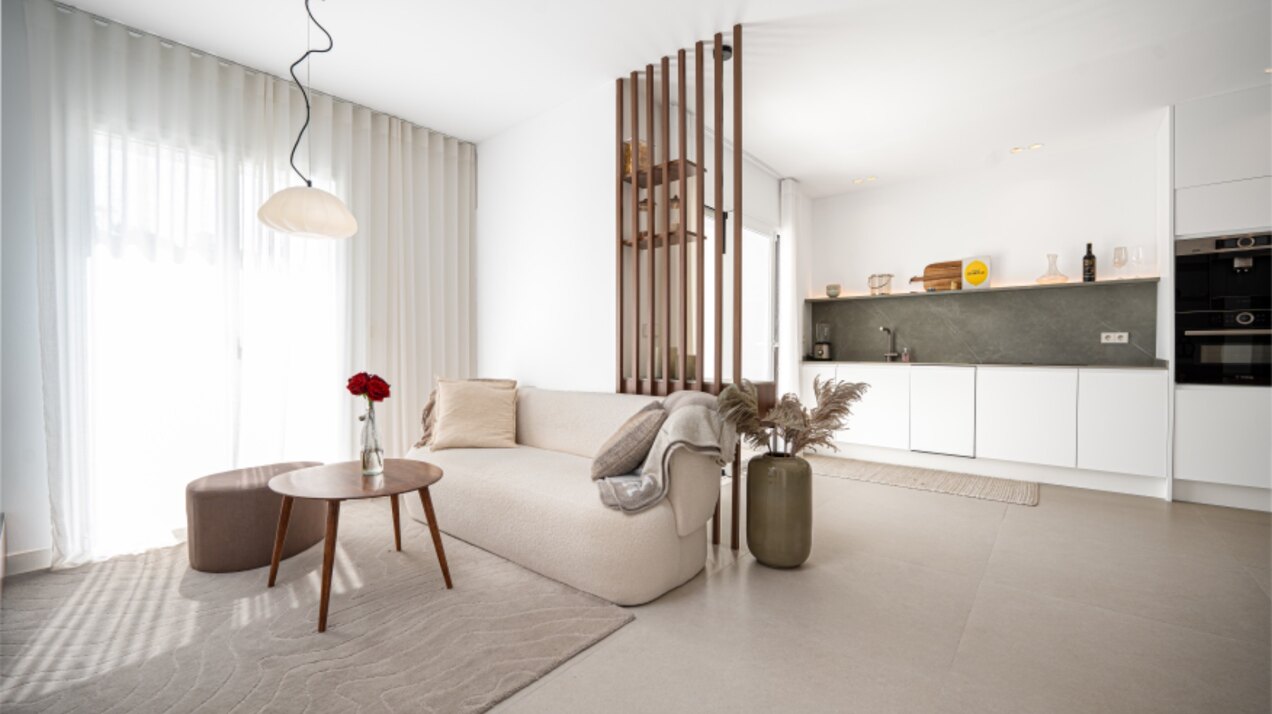Stunning modern and luxurious apartment overlooks golf course and green valleys in Benahavis