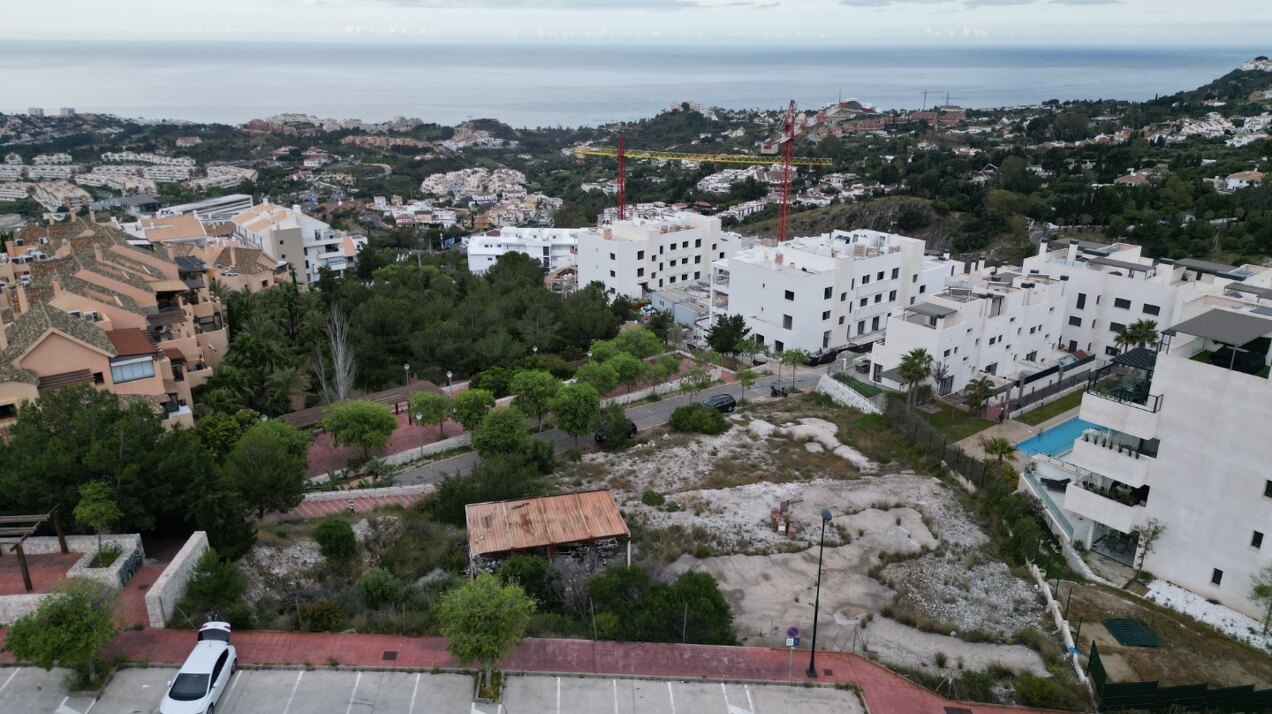 Fantastic plot with endless views of the Mediterranean Sea for sale in Benalmadena