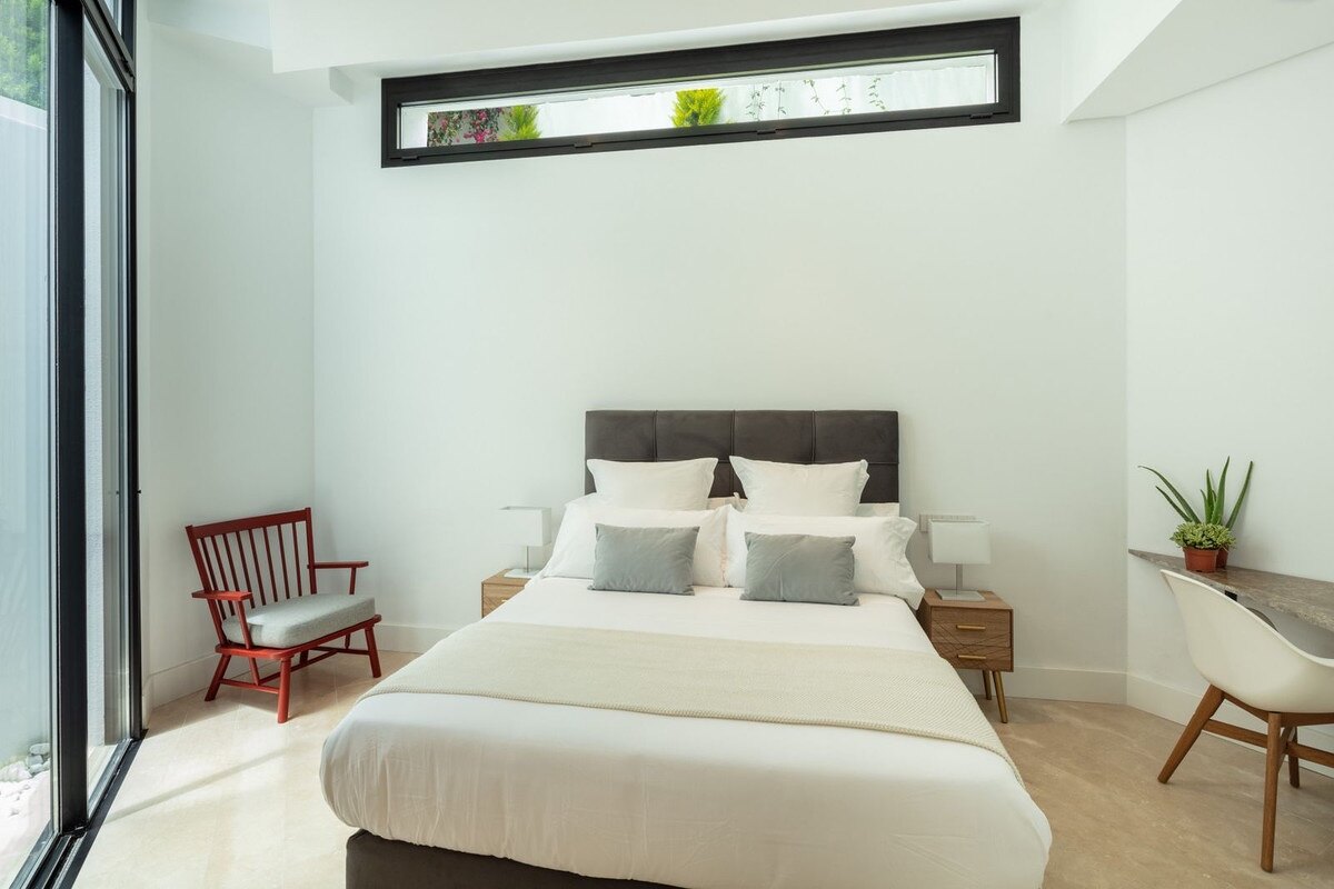 Sleek, modern and almost futuristic, this dazzling 5 bed villa on the Golden Mile is a masterpiece