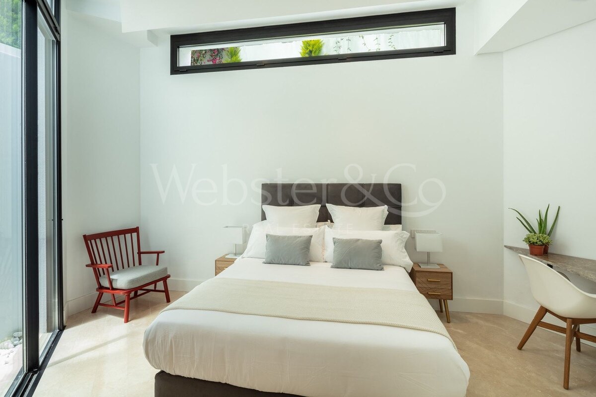 Villa Casablanca - Beachside Luxury in Marbella