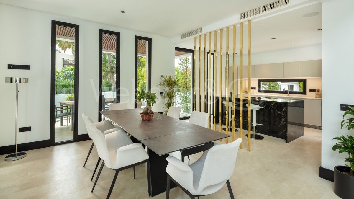 Villa Casablanca - Beachside Luxury in Marbella