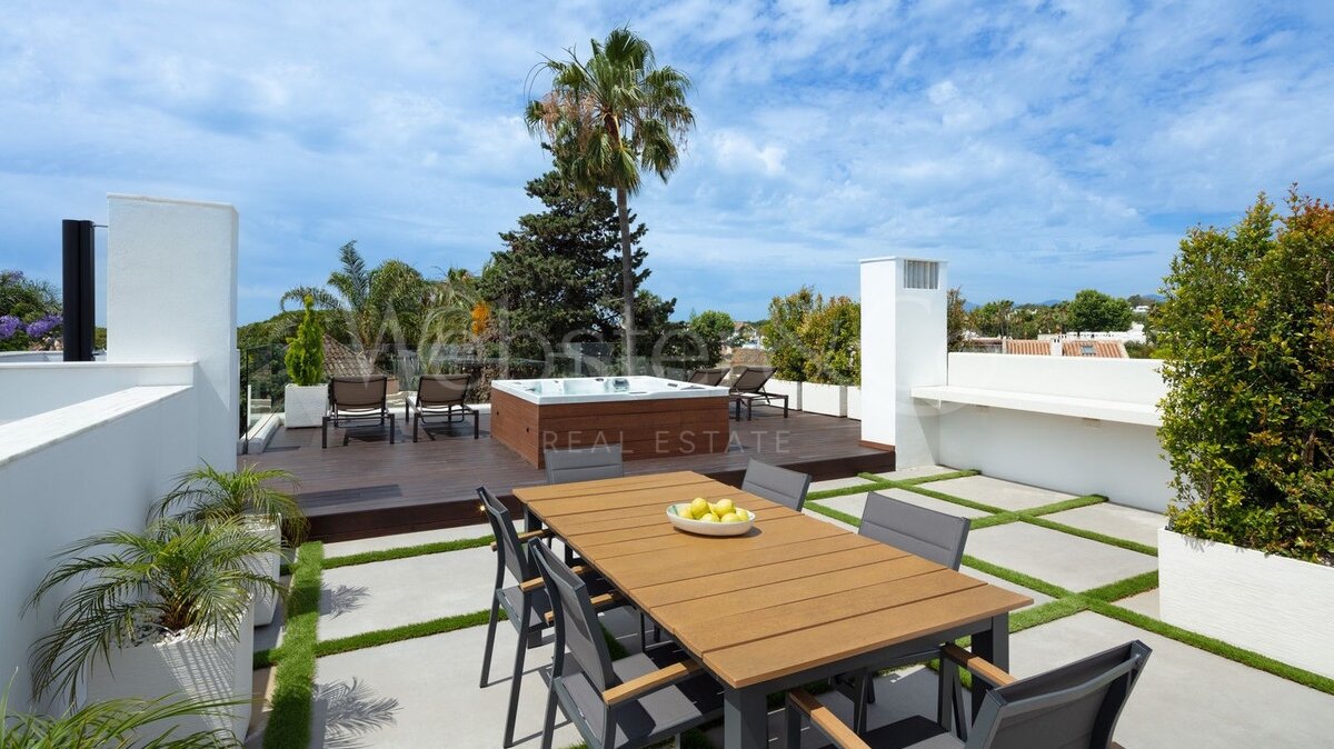Villa Casablanca - Beachside Luxury in Marbella