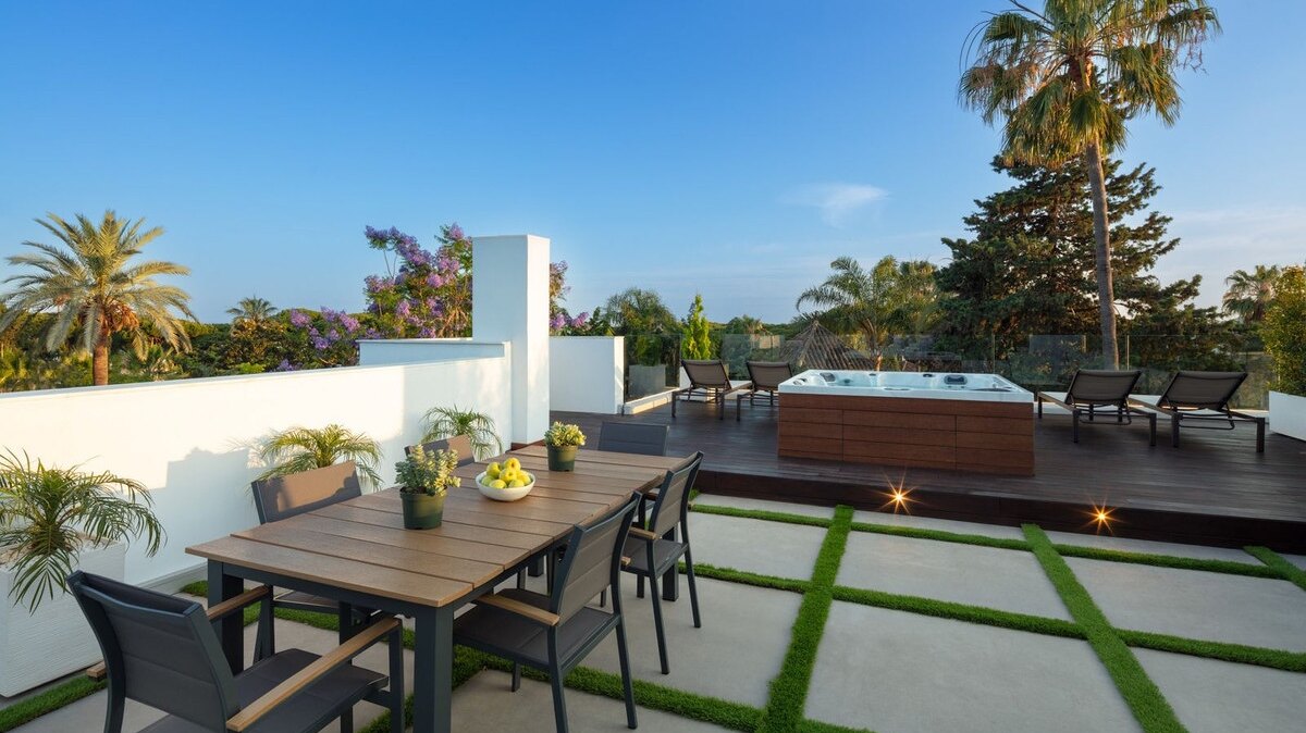 Sleek, modern and almost futuristic, this dazzling 5 bed villa on the Golden Mile is a masterpiece