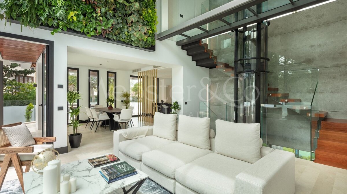 Villa Casablanca - Beachside Luxury in Marbella