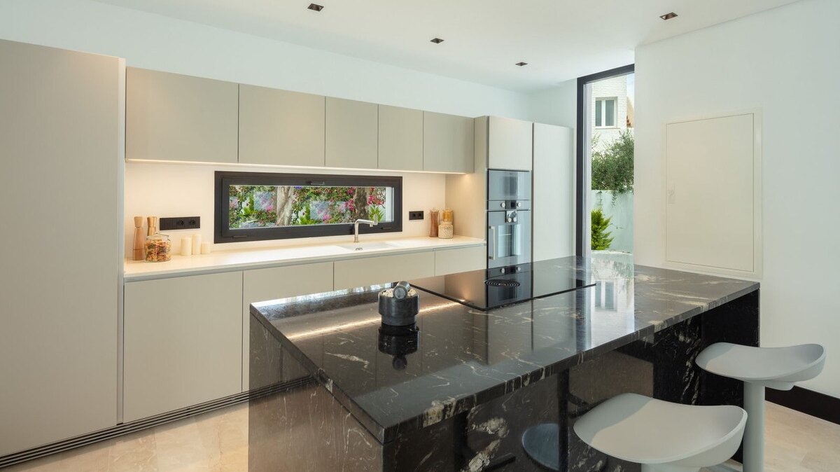Sleek, modern and almost futuristic, this dazzling 5 bed villa on the Golden Mile is a masterpiece