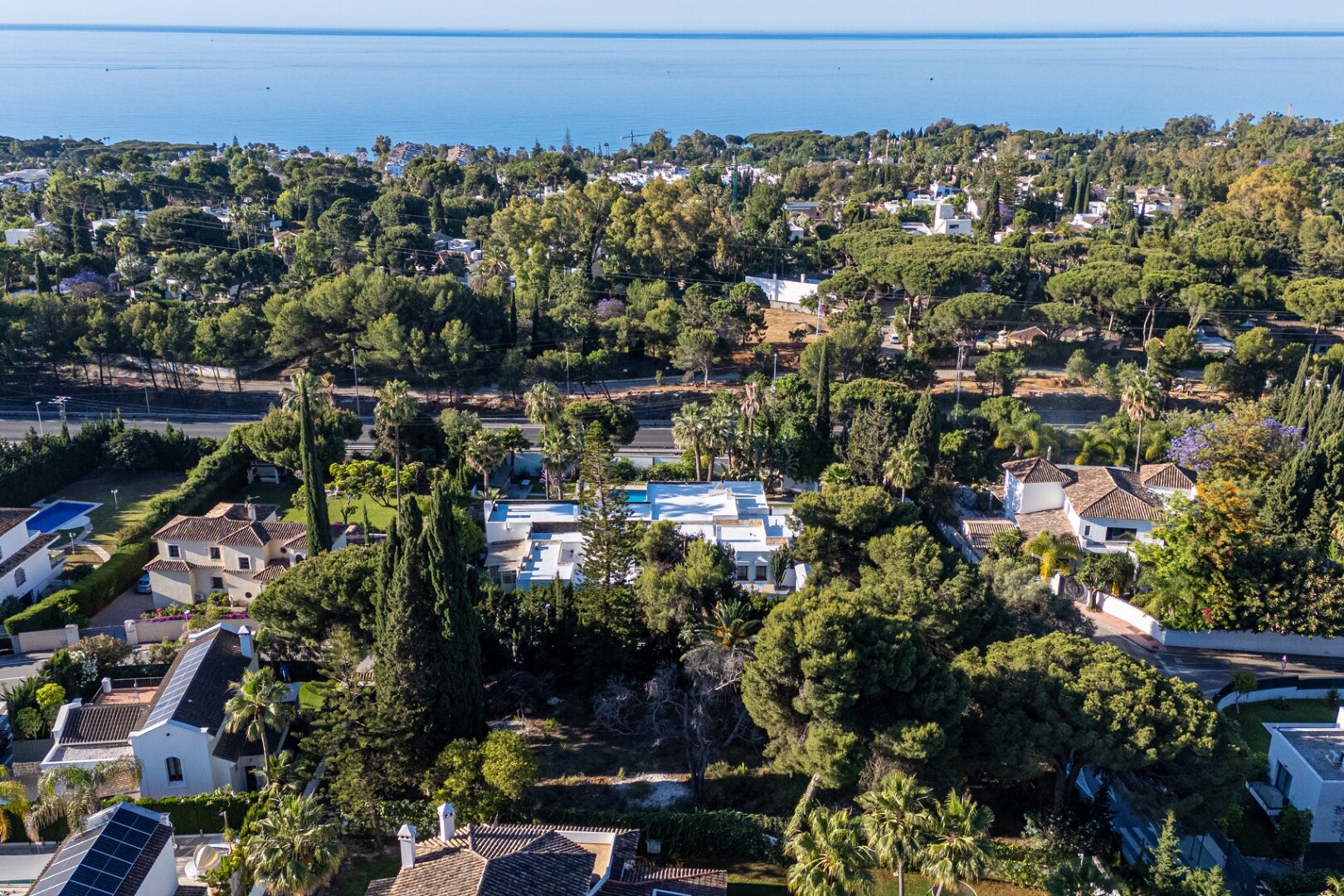 Exceptionally located plot for sale in Nagüeles