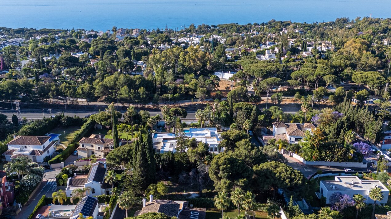 Exceptionally located plot for sale in Nagüeles