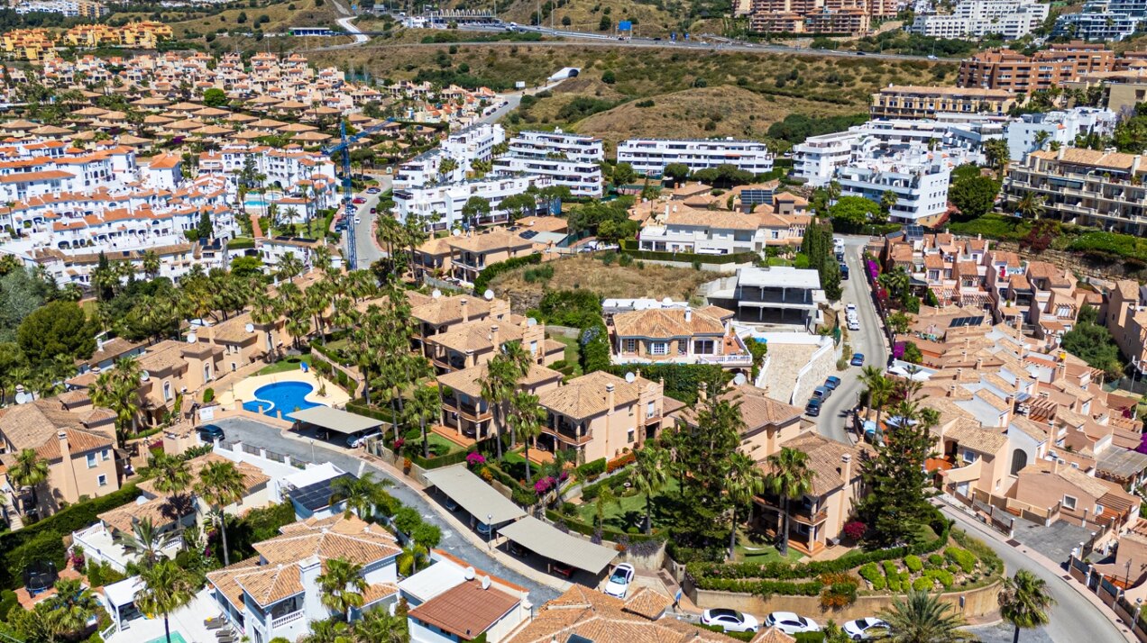 Exquisite Andalucian villa epitomises luxurious, coastal living and offers panoramic sea views