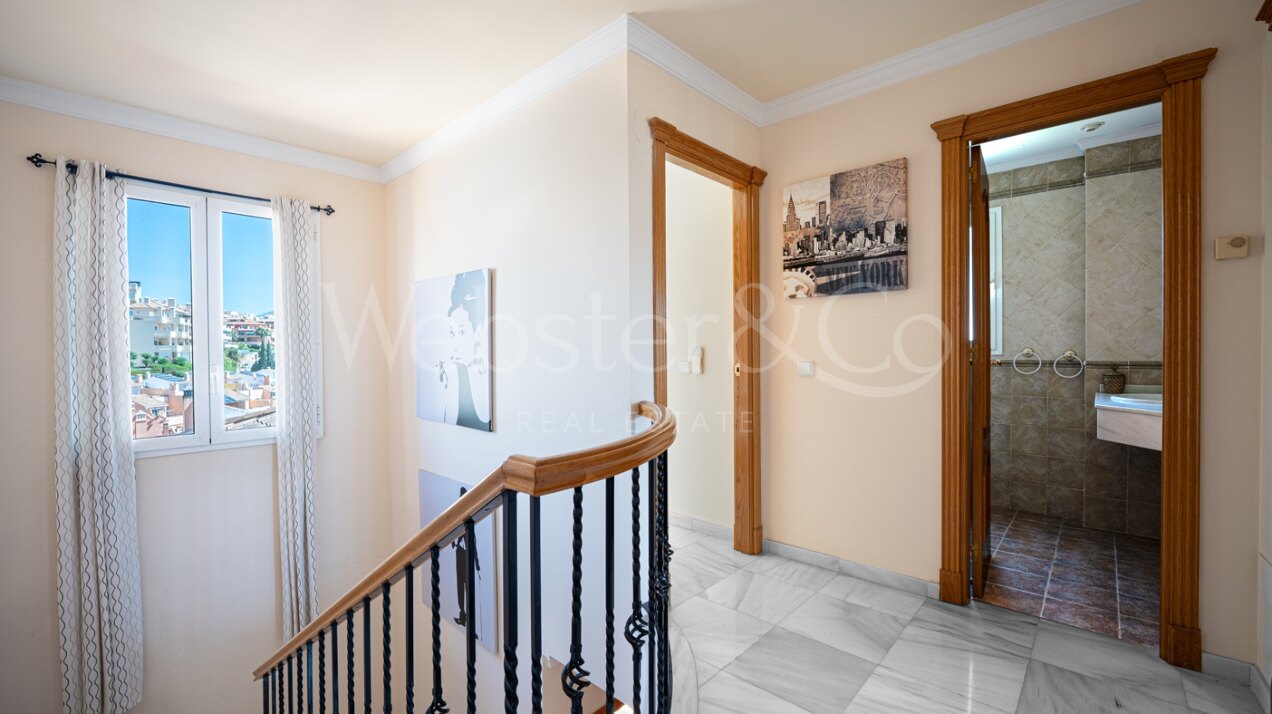 Exquisite villa redefines luxury with panoramic sea views