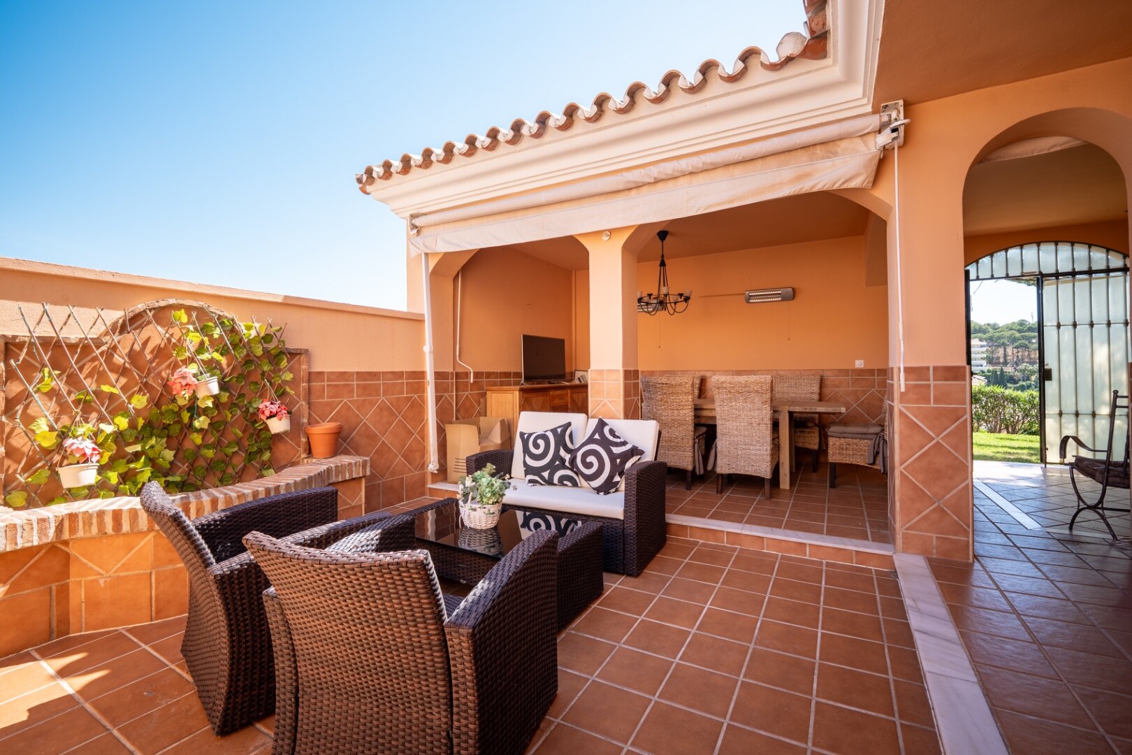 Exquisite Andalucian villa epitomises luxurious, coastal living and offers panoramic sea views