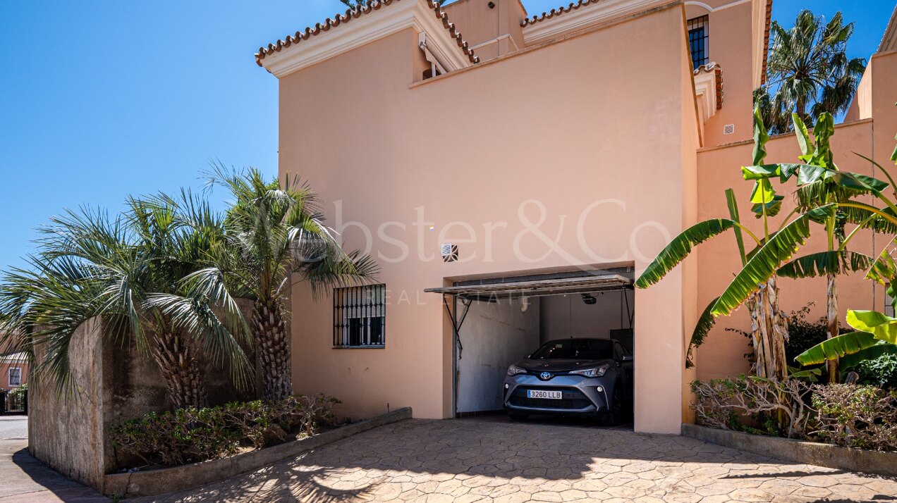 Exquisite villa redefines luxury with panoramic sea views