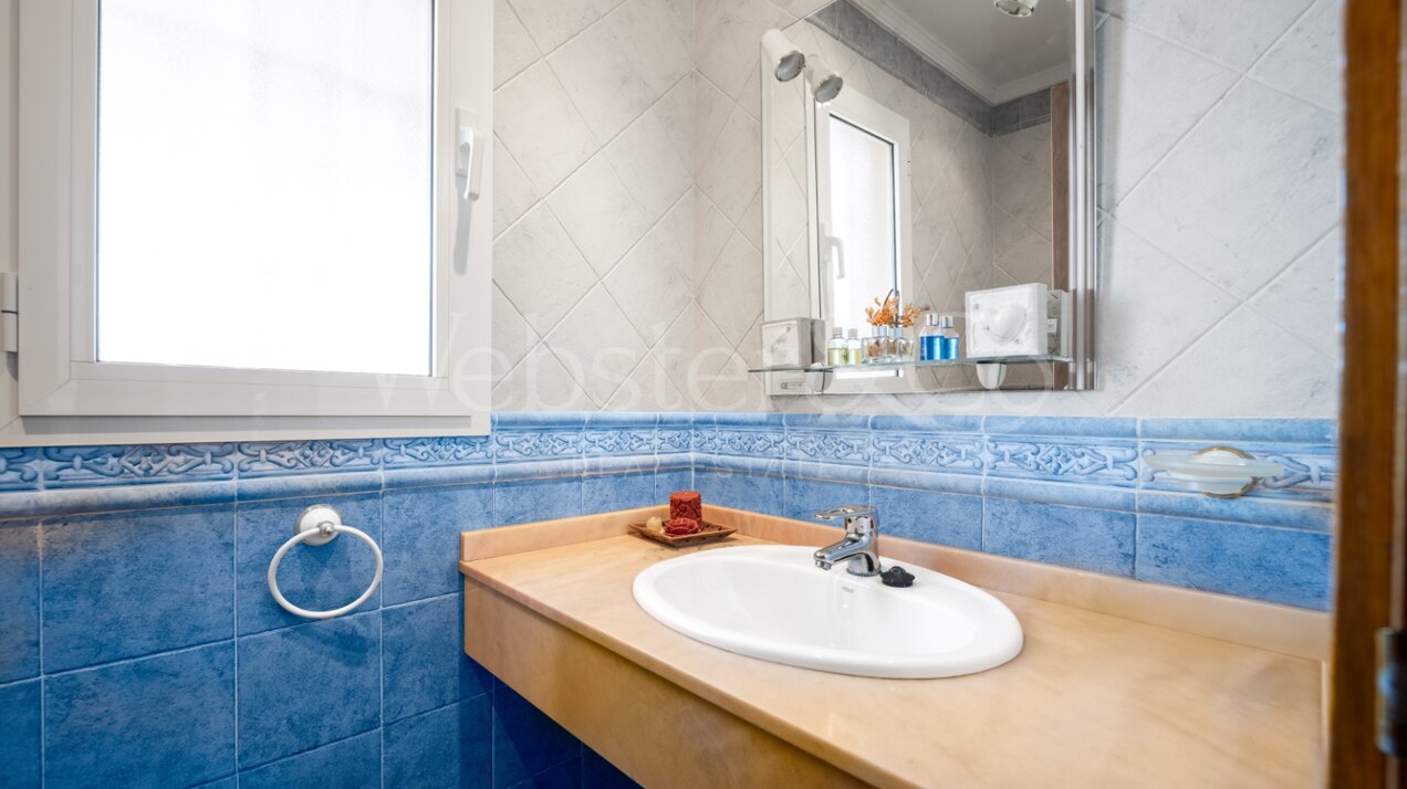 Exquisite villa redefines luxury with panoramic sea views