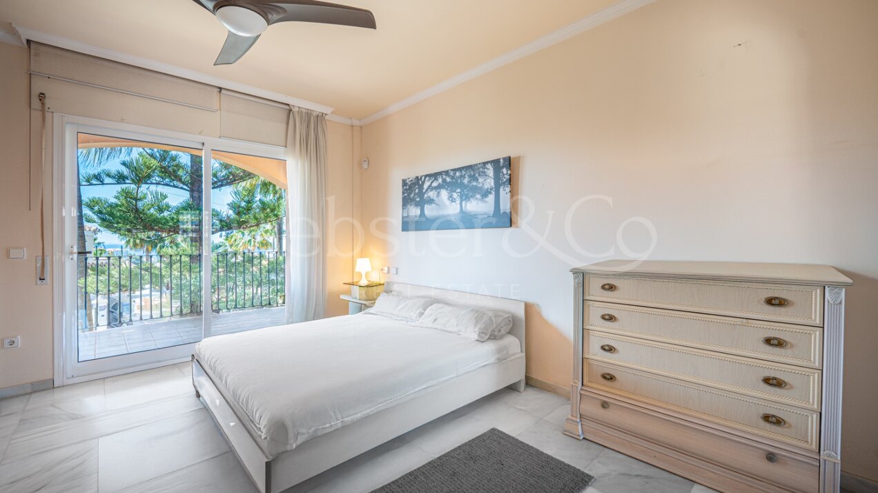 Exquisite villa redefines luxury with panoramic sea views