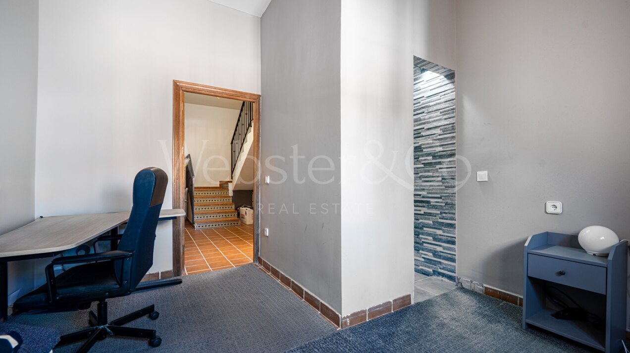 Exquisite villa redefines luxury with panoramic sea views