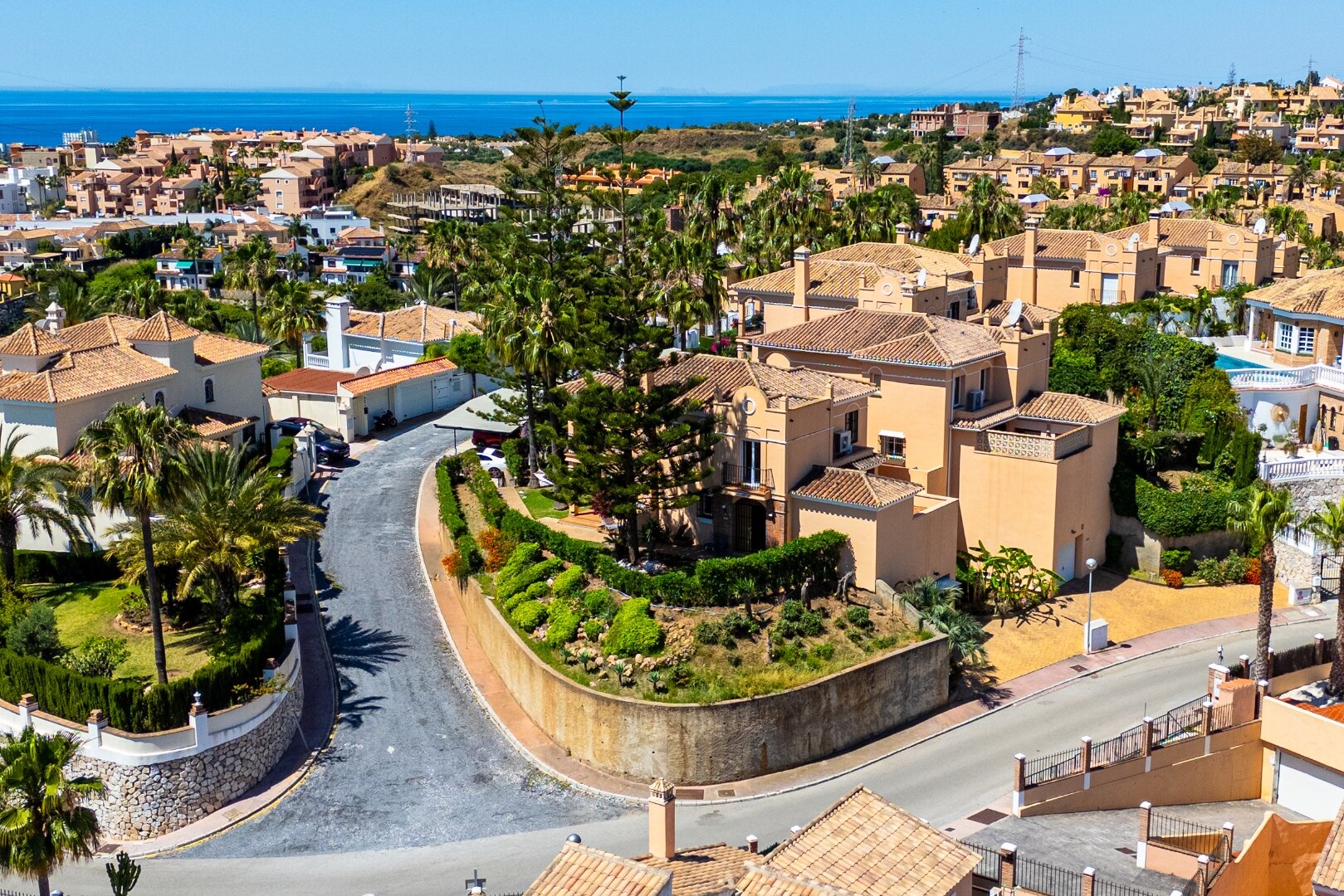 Exquisite Andalucian villa epitomises luxurious, coastal living and offers panoramic sea views