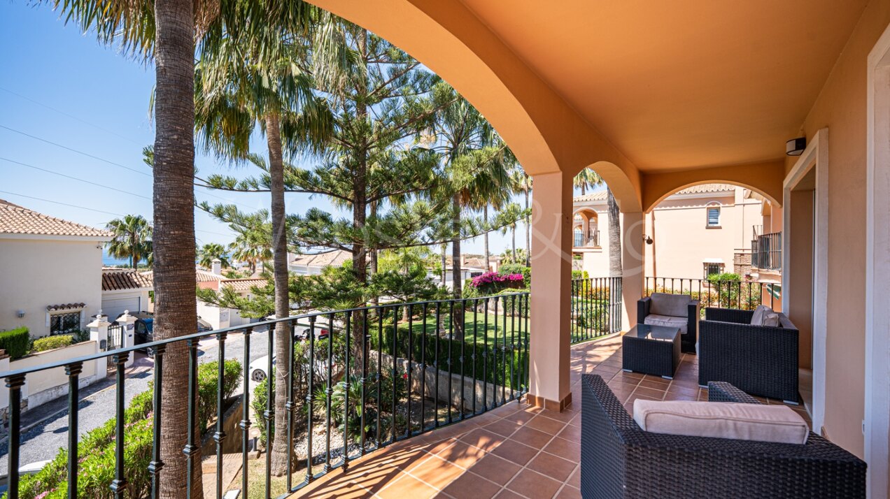 Exquisite villa redefines luxury with panoramic sea views