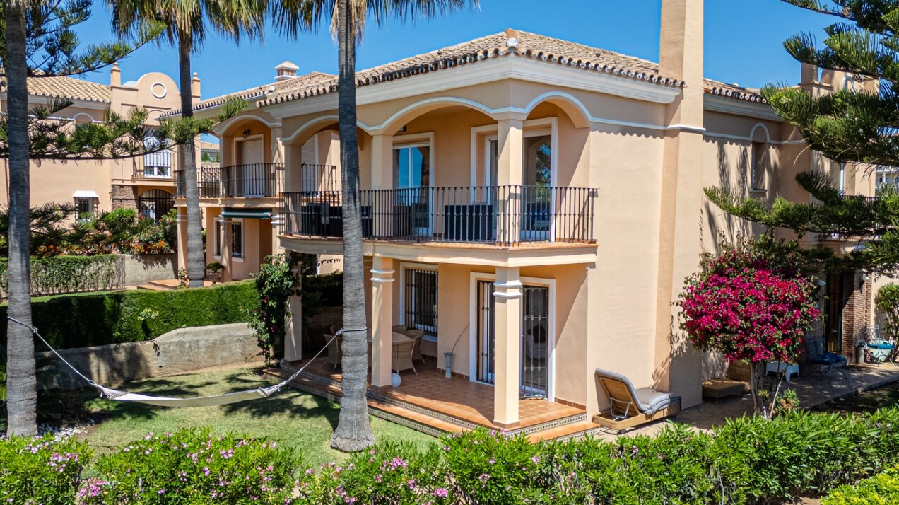 Exquisite Andalucian villa epitomises luxurious, coastal living and offers panoramic sea views