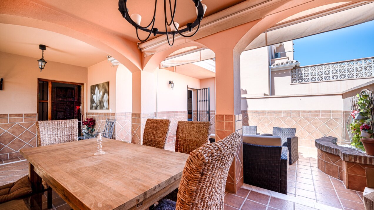 Exquisite Andalucian villa epitomises luxurious, coastal living and offers panoramic sea views