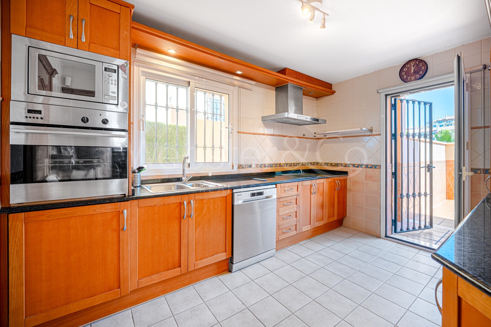 Una villa de lujo sin igual, con impresionantes vistas al mar