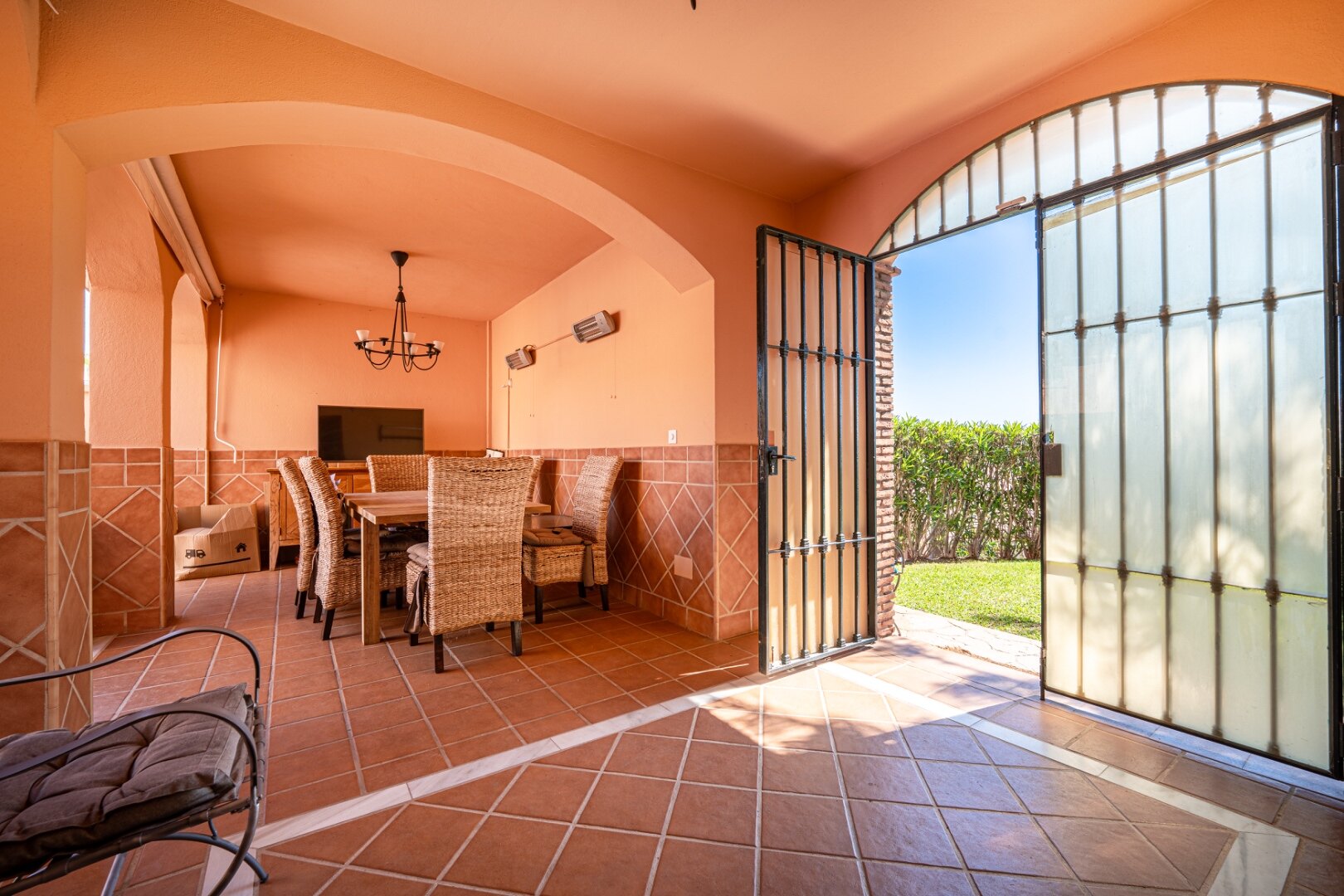 Exquisite Andalucian villa epitomises luxurious, coastal living and offers panoramic sea views
