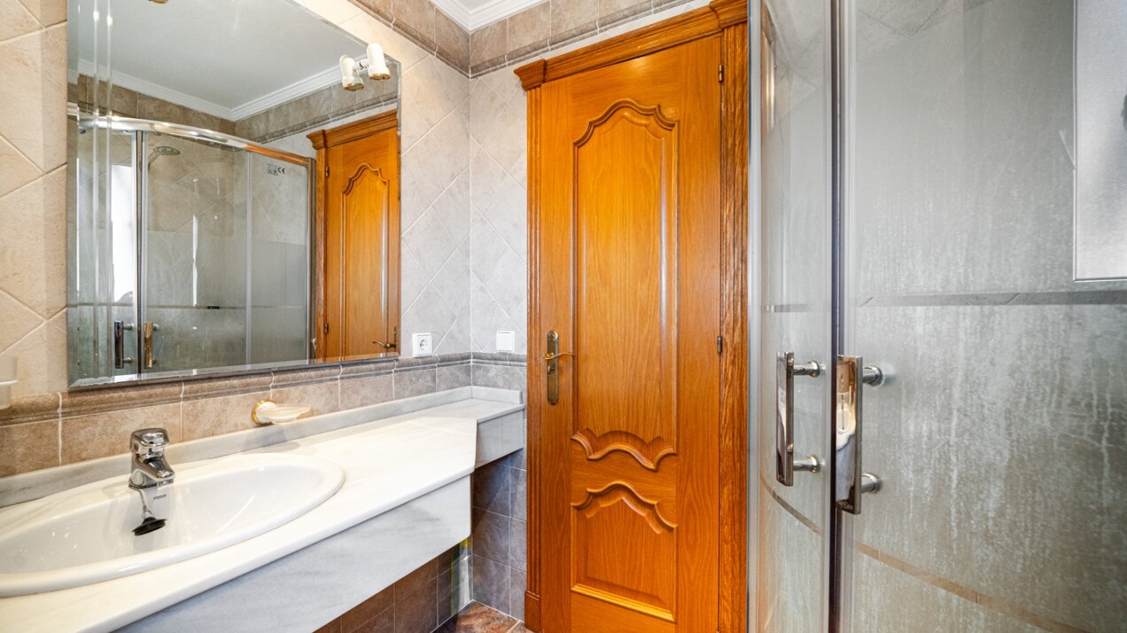 Exquisite Andalucian villa epitomises luxurious, coastal living and offers panoramic sea views
