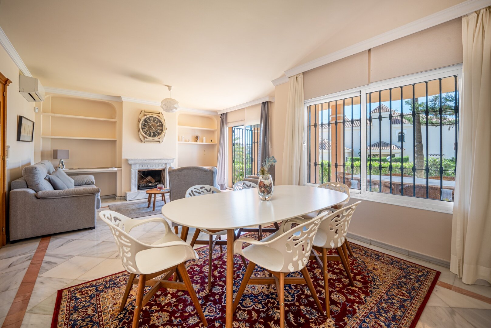 Exquisite Andalucian villa epitomises luxurious, coastal living and offers panoramic sea views