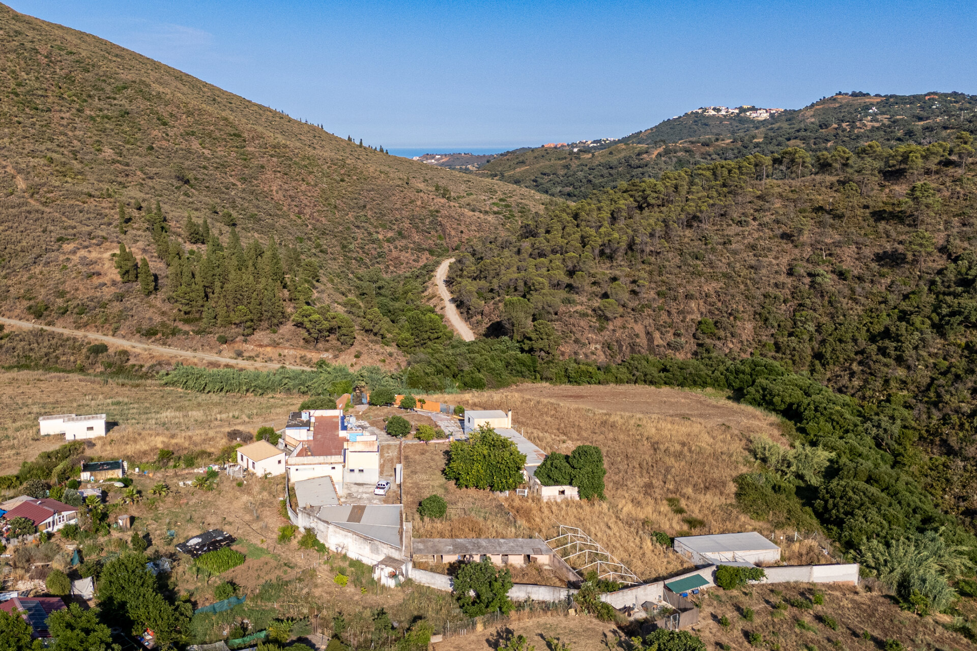 Duplex apartment in a self-sustaining oasis in Andalucia