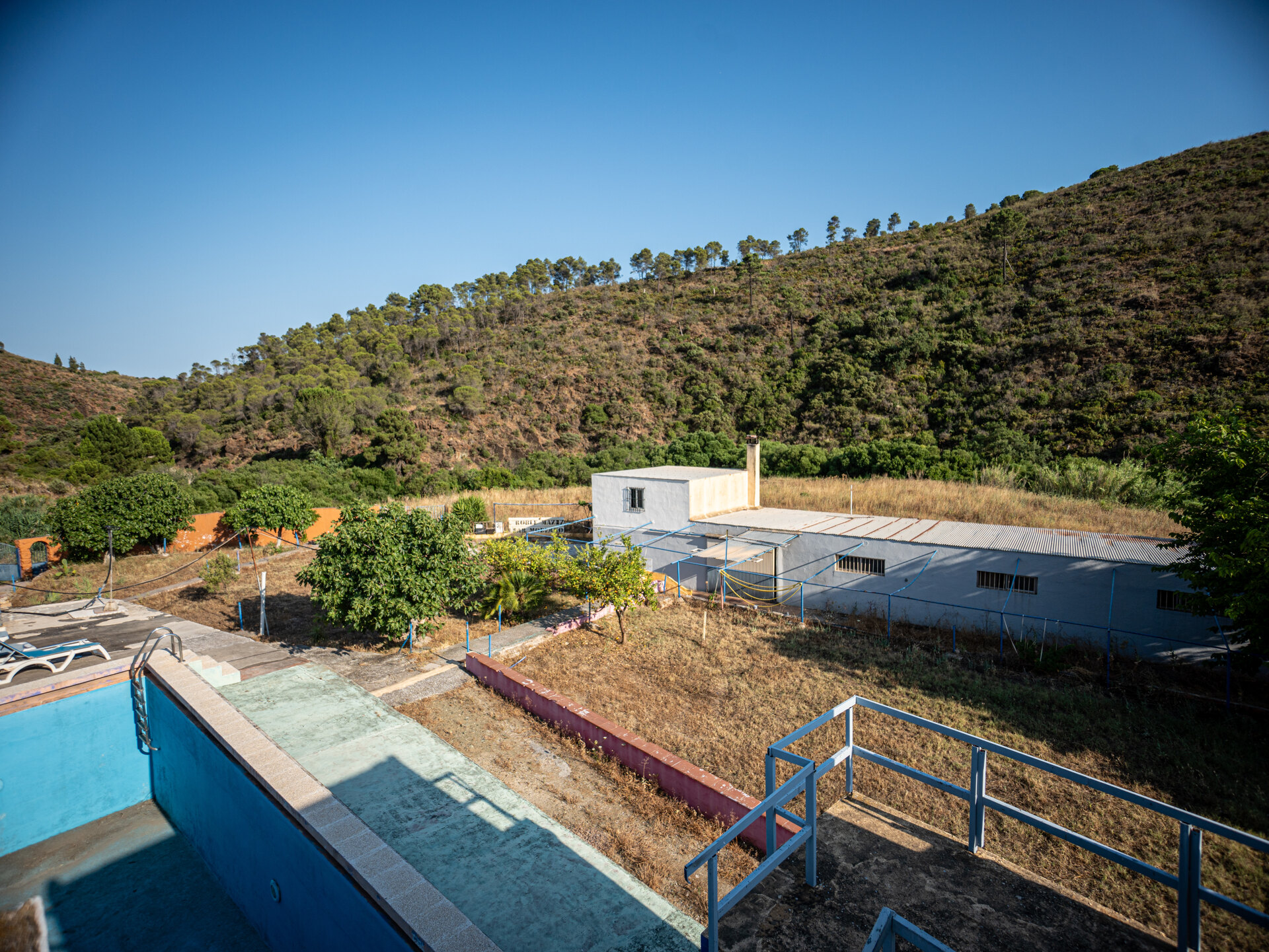 Duplex apartment in a self-sustaining oasis in Andalucia