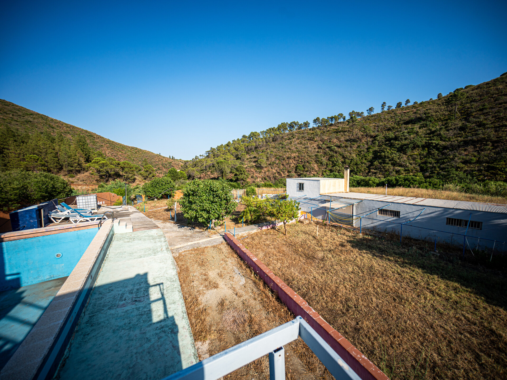 Duplex apartment in a self-sustaining oasis in Andalucia