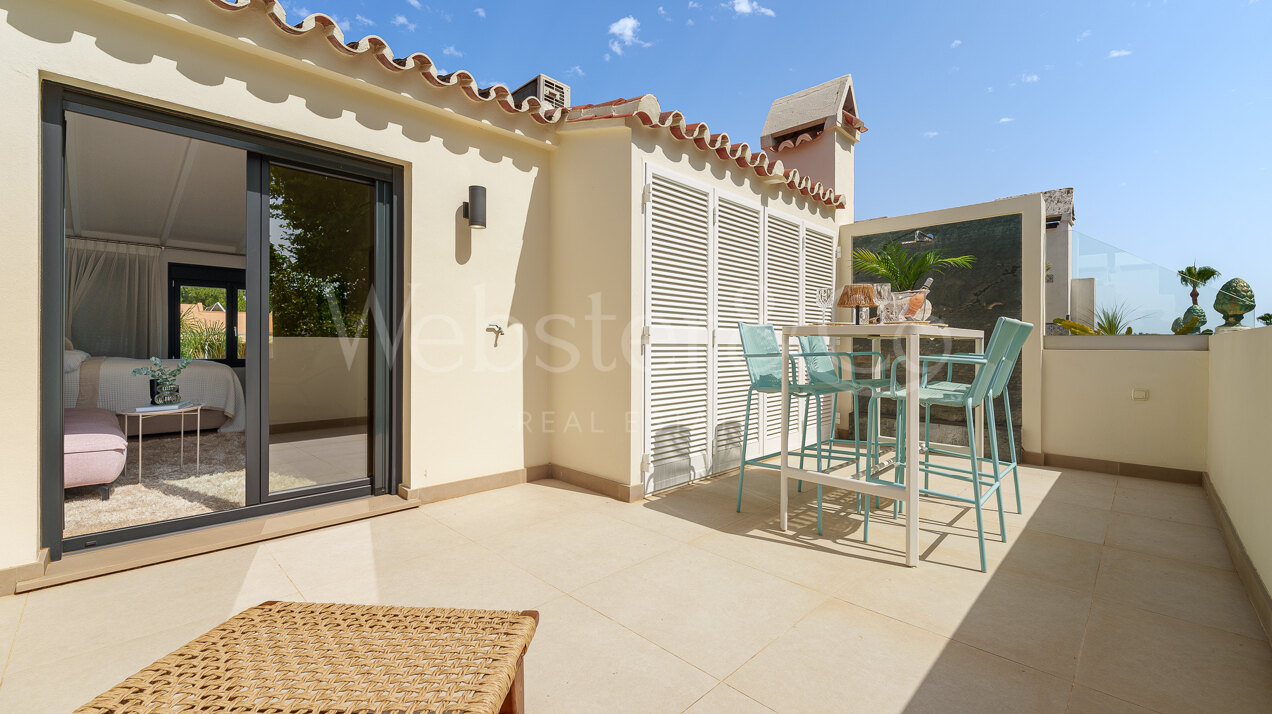 Sophisticated coastal retreat on the Golden Mile