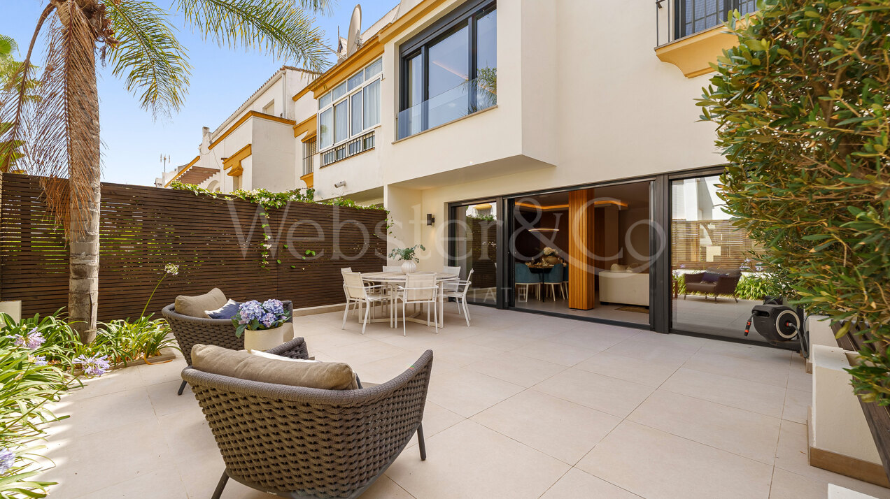 Sophisticated coastal retreat on the Golden Mile