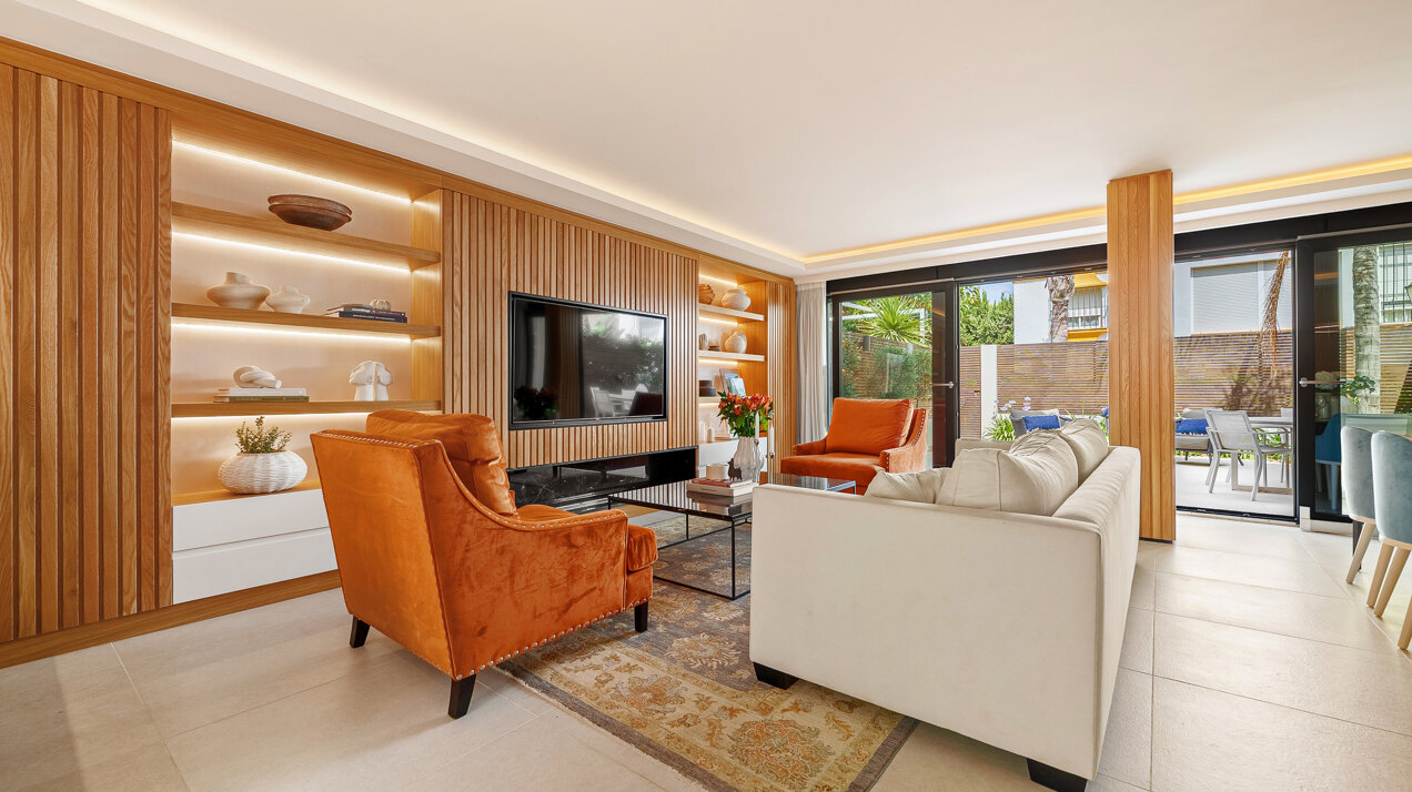 Sophisticated coastal retreat on the Golden Mile