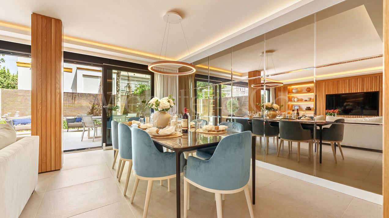 Sophisticated coastal retreat on the Golden Mile