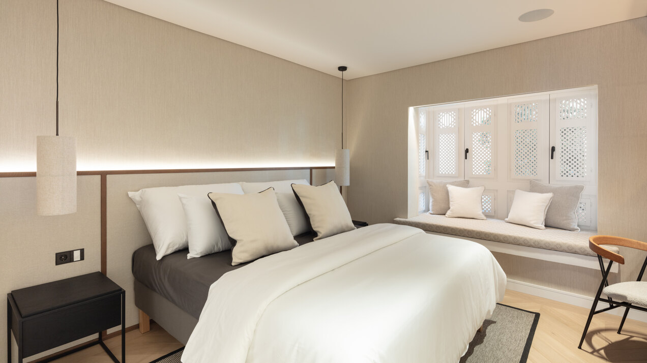 Apartment in Puente Romano embodies seaside elegance