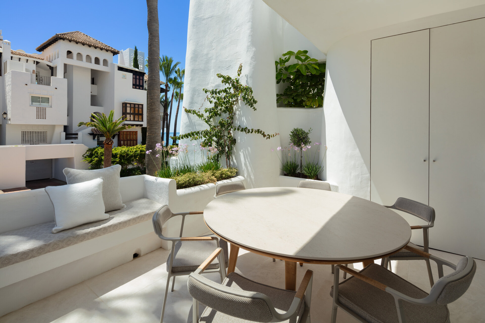 Apartment in Puente Romano embodies seaside elegance