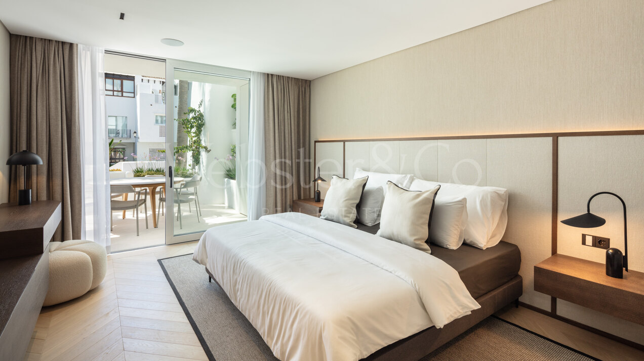 Apartment in Puente Romano embodies seaside elegance