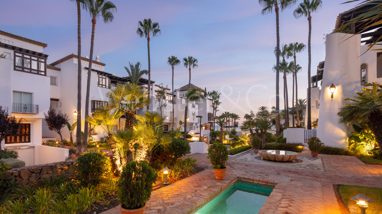 Apartment in Puente Romano embodies seaside elegance