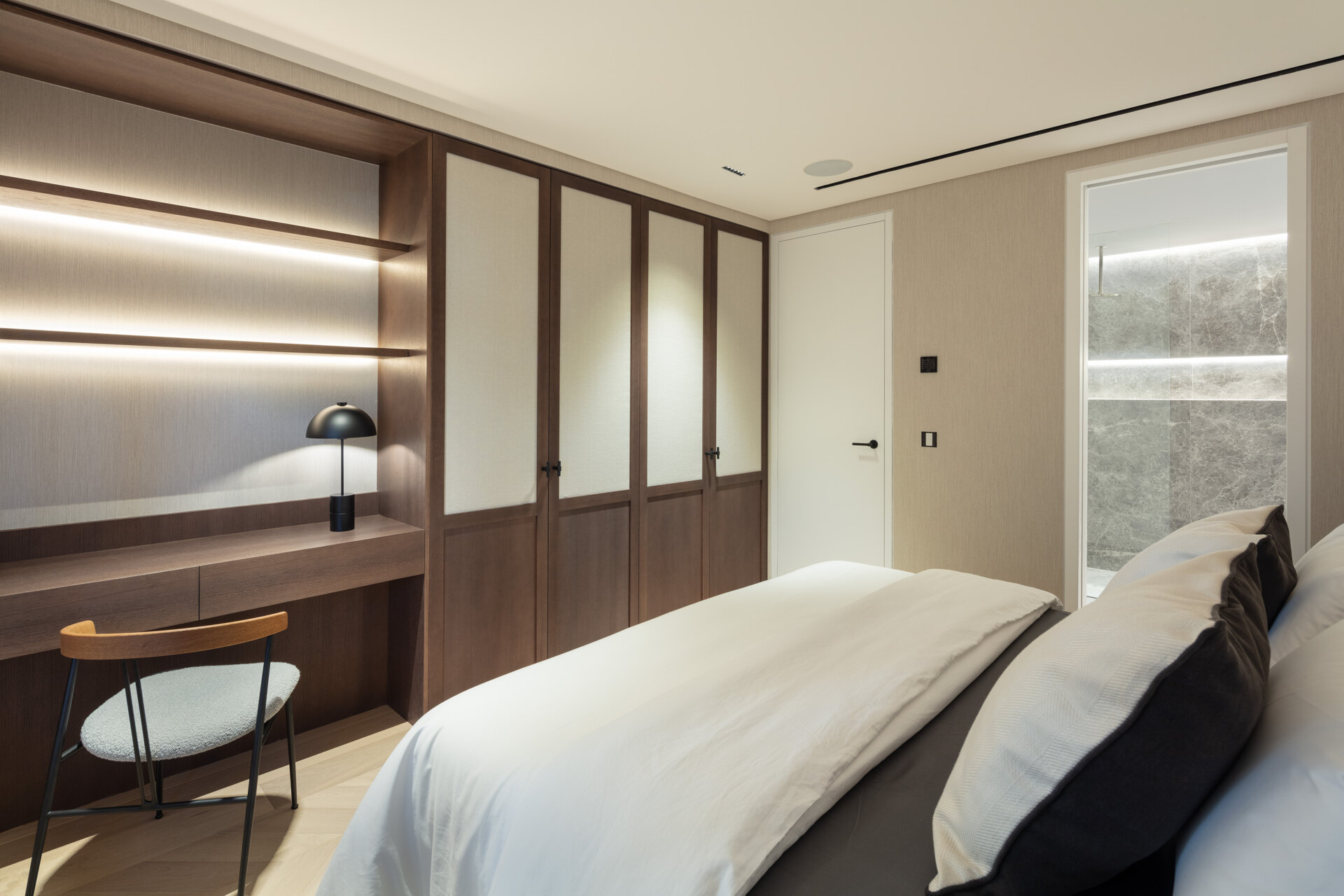 Apartment in Puente Romano embodies seaside elegance