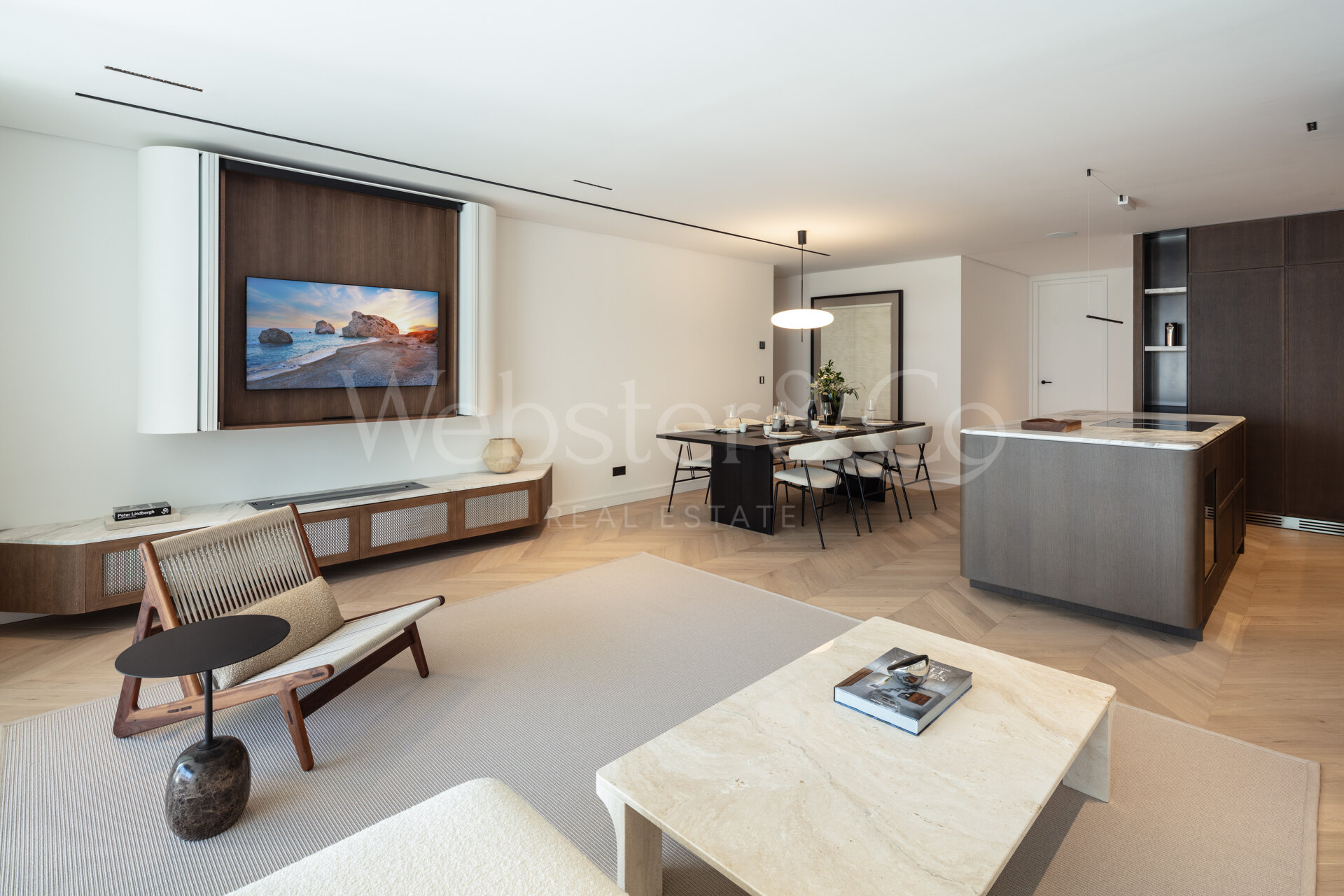 Elegancia junto al mar en apartamento Puente Romano