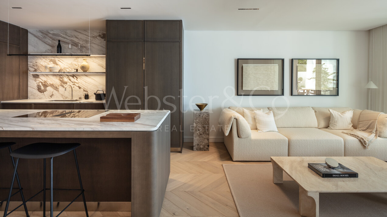 Apartment in Puente Romano embodies seaside elegance