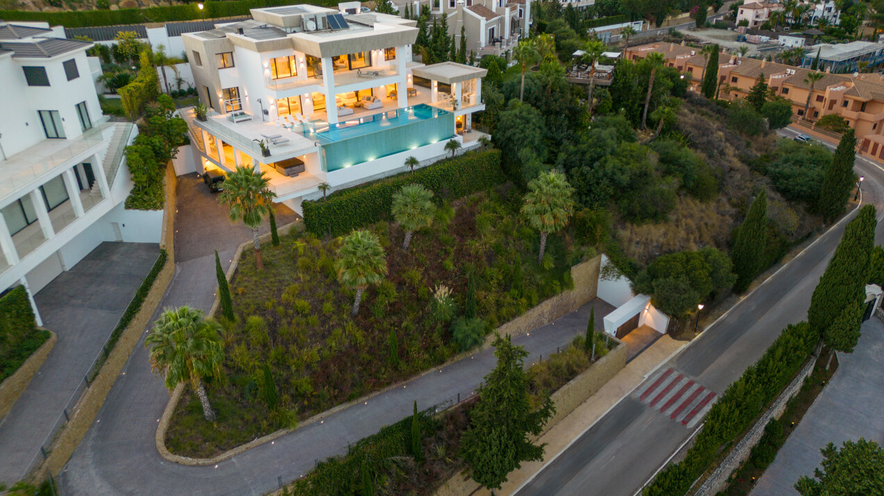 Symphony of beauty and functionality in El Paraiso