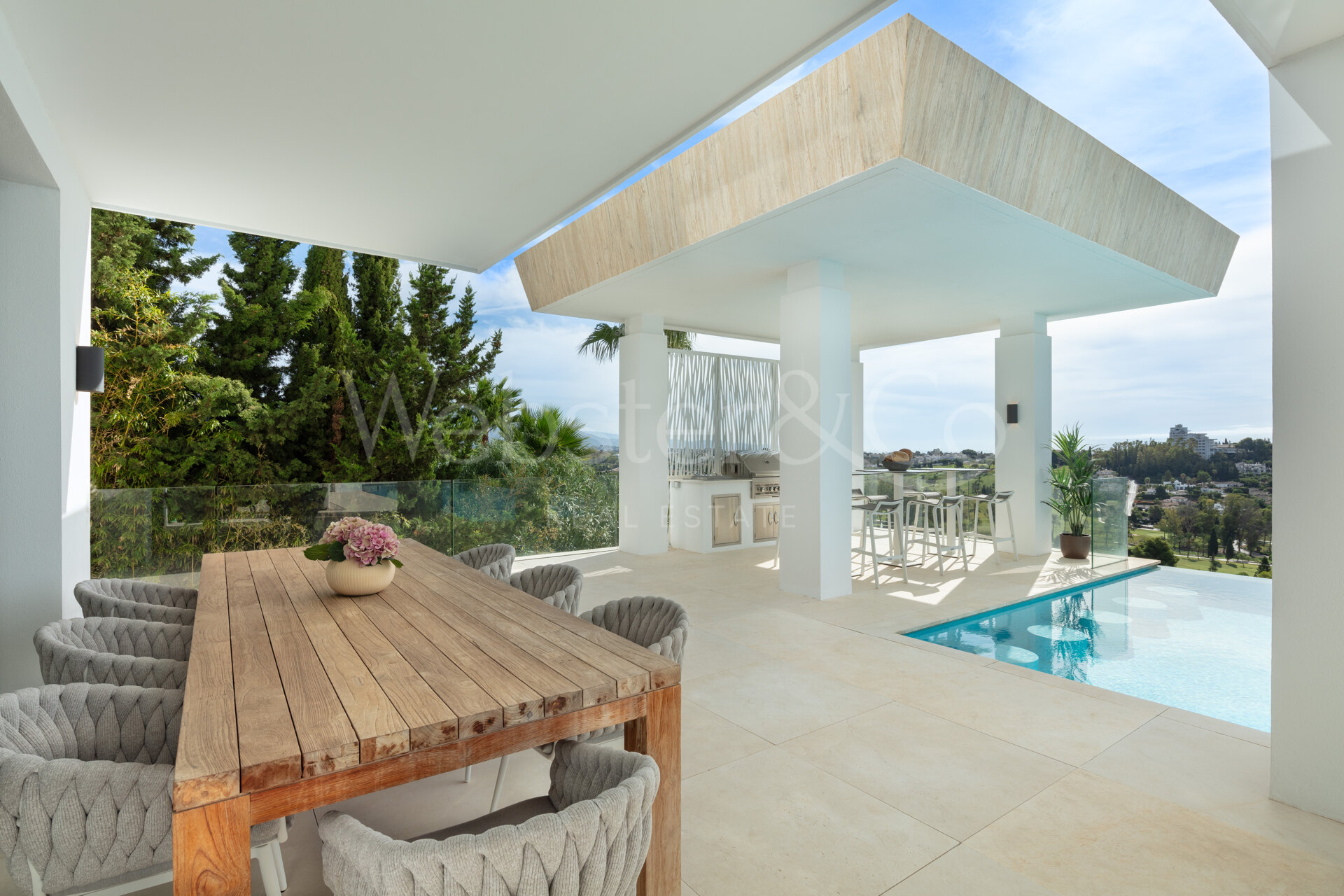Symphony of beauty and functionality in El Paraiso
